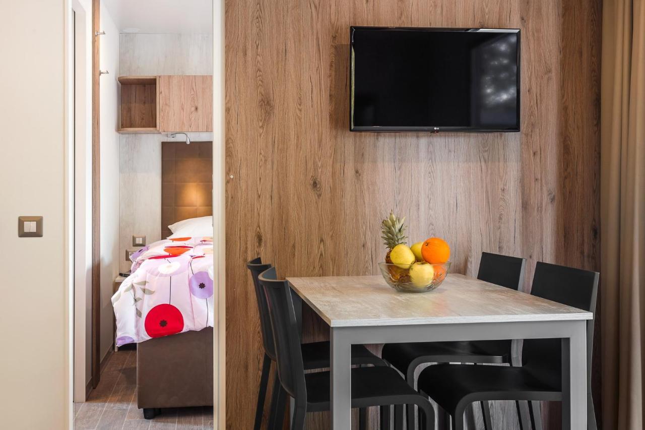 Premium Camping Homes Santa Marina, Lanterna Tar-Vabriga Exterior photo